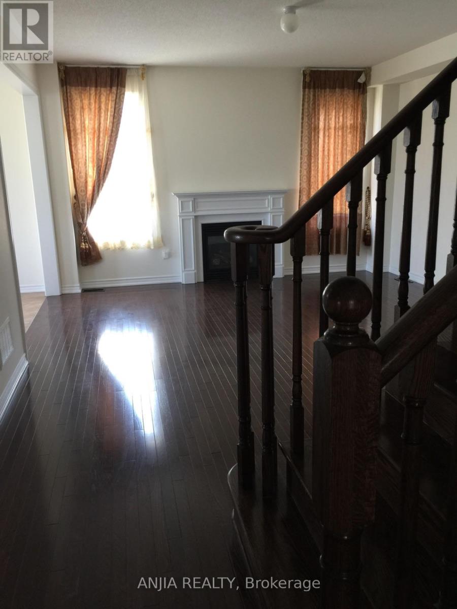 23 Bishop's Gate, Markham, Ontario  L6C 0T8 - Photo 3 - N13518896
