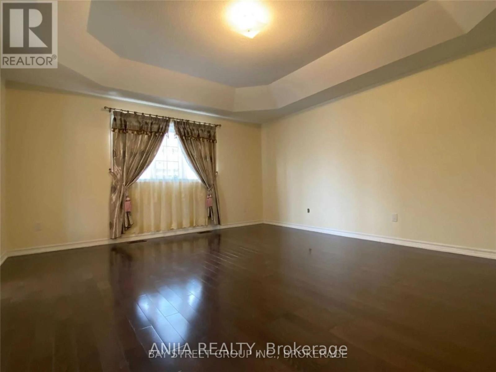 23 Bishop's Gate, Markham, Ontario  L6C 0T8 - Photo 6 - N13518896
