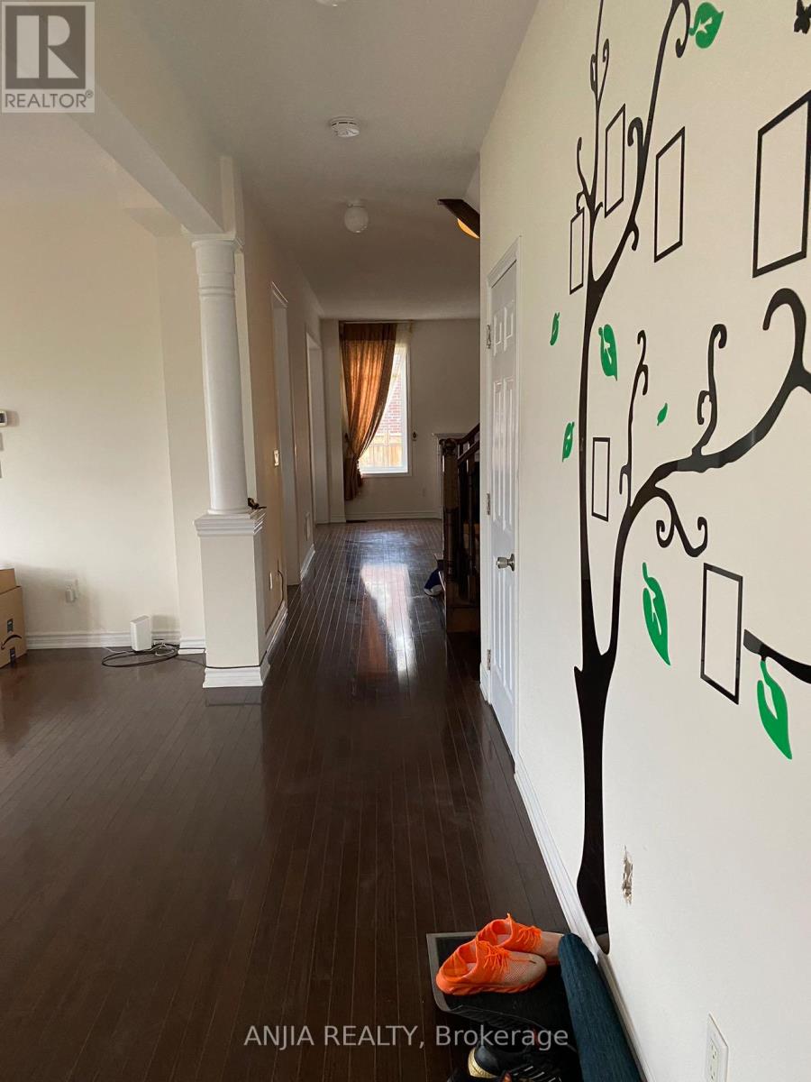 23 Bishop's Gate, Markham, Ontario  L6C 0T8 - Photo 7 - N13518896