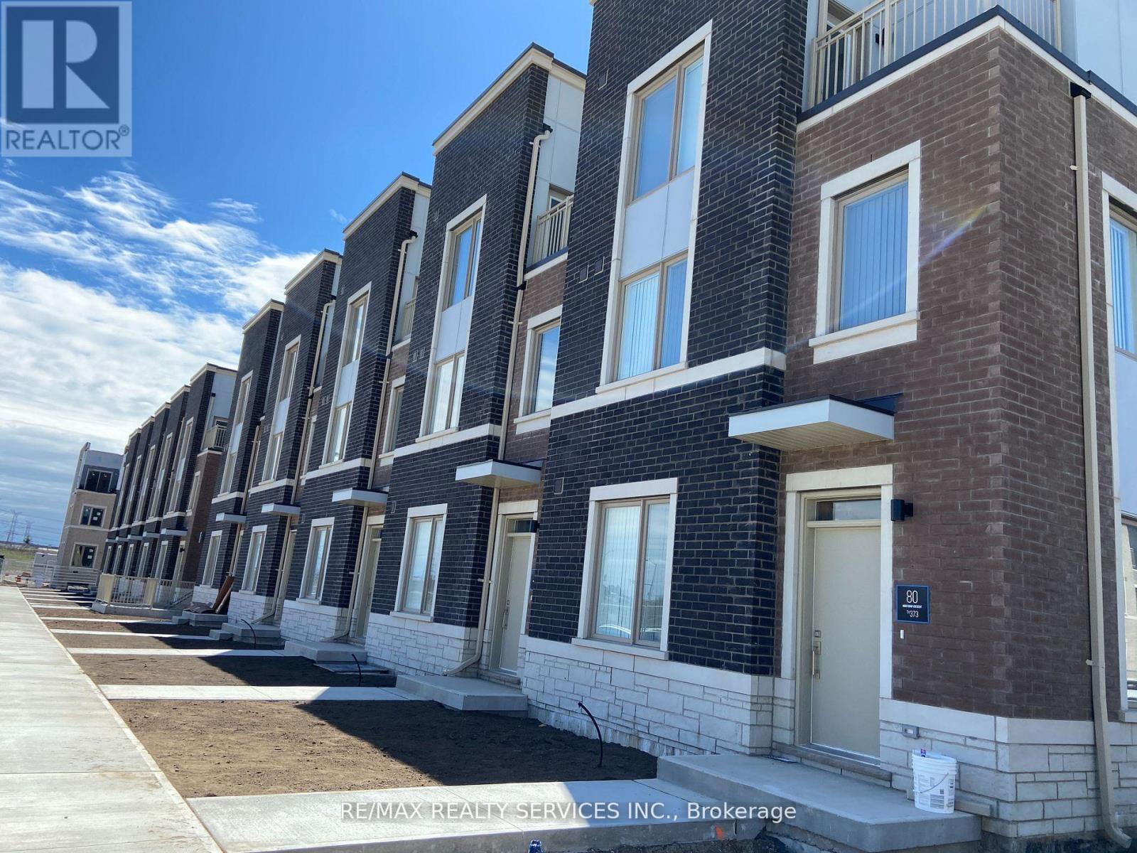 372 - 80 Honeycrisp Crescent, Vaughan, Ontario  L4K 0N7 - Photo 1 - N13518946