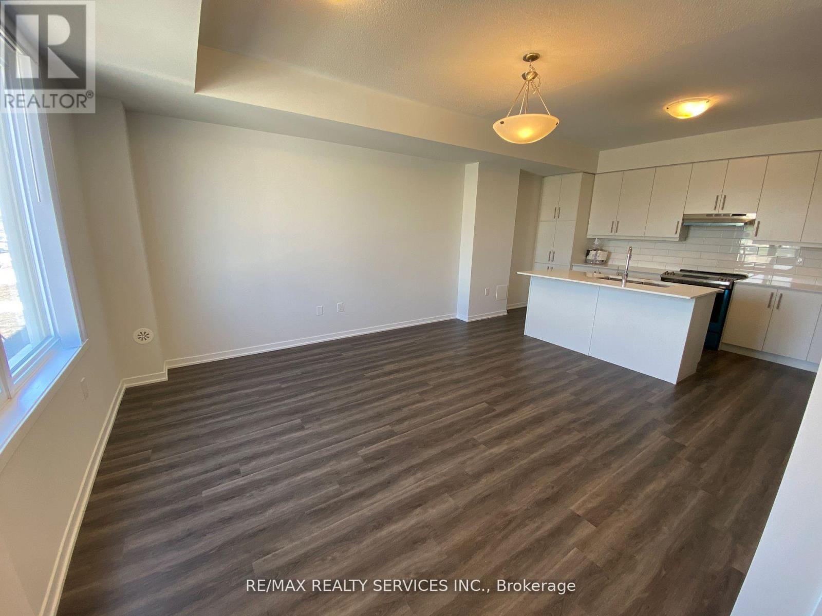 372 - 80 Honeycrisp Crescent, Vaughan, Ontario  L4K 0N7 - Photo 3 - N13518946