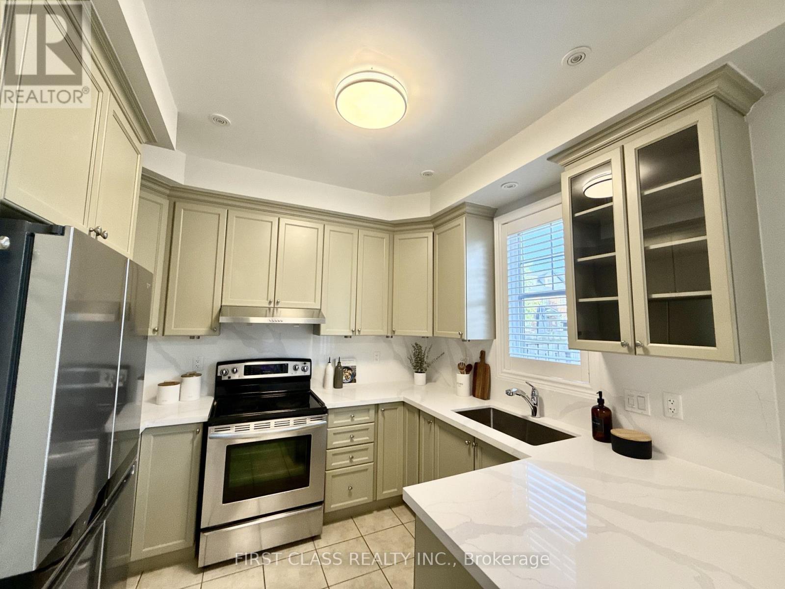 36 Princess Diana Drive N, Markham, Ontario  L6C 0G8 - Photo 12 - N13518966
