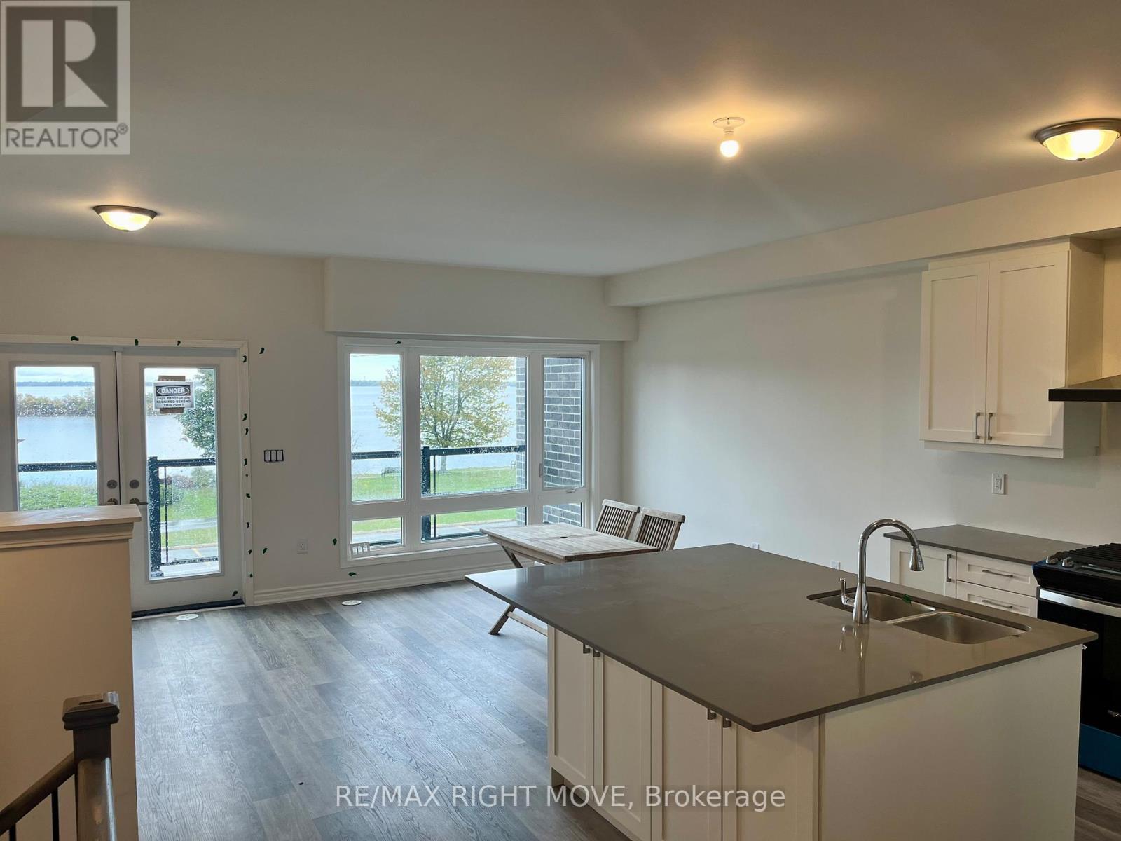 18 Wyn Wood Lane, Orillia, Ontario  L3V 8P6 - Photo 1 - S13518852