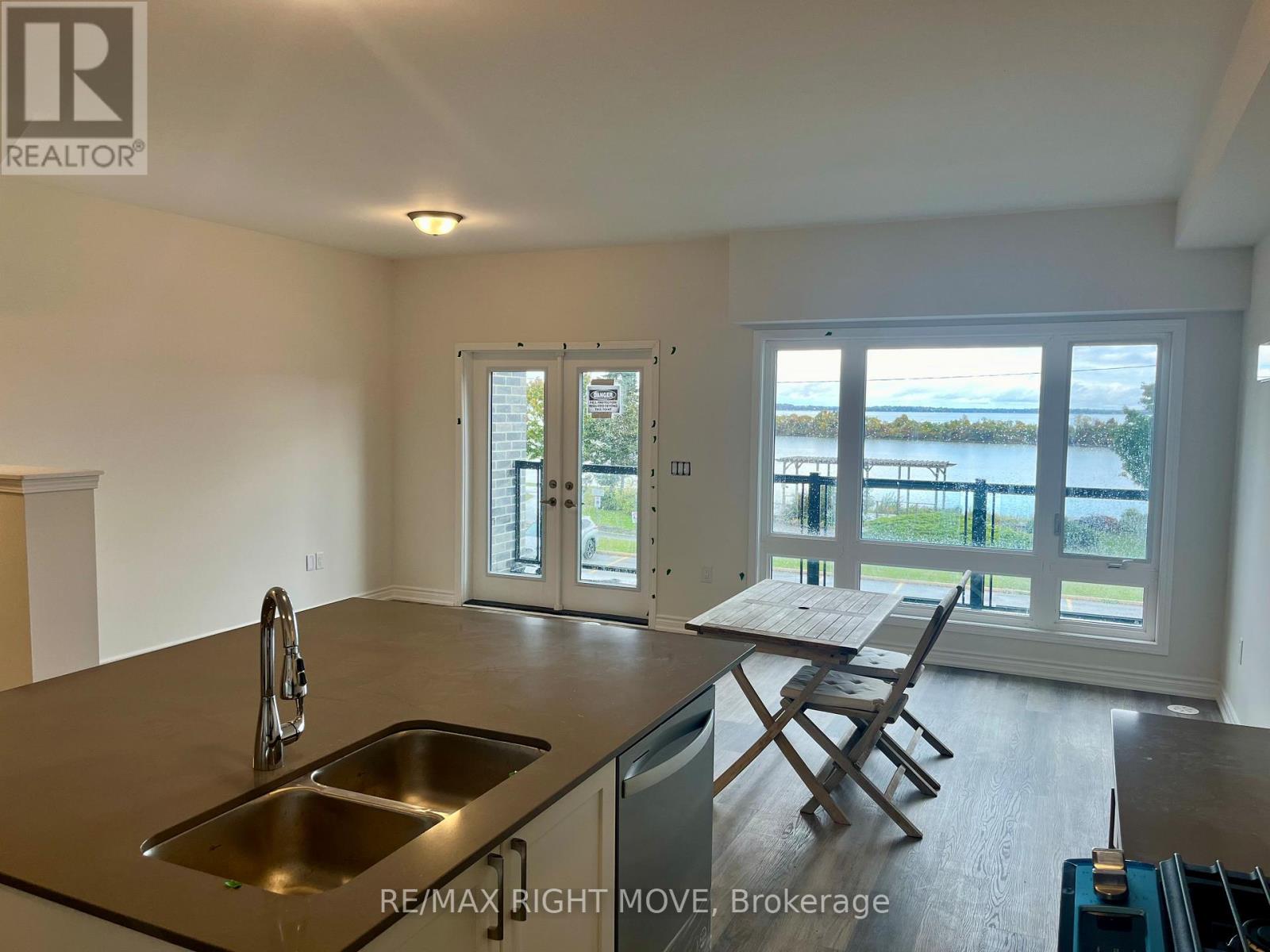 18 Wyn Wood Lane, Orillia, Ontario  L3V 8P6 - Photo 4 - S13518852
