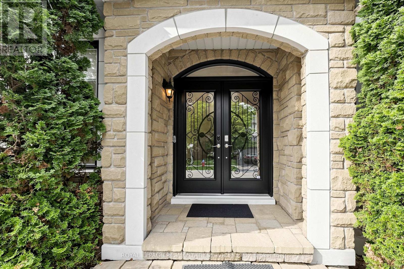 2353 Woodcrest Drive, Oakville, Ontario  L6M 4S2 - Photo 7 - W13518708