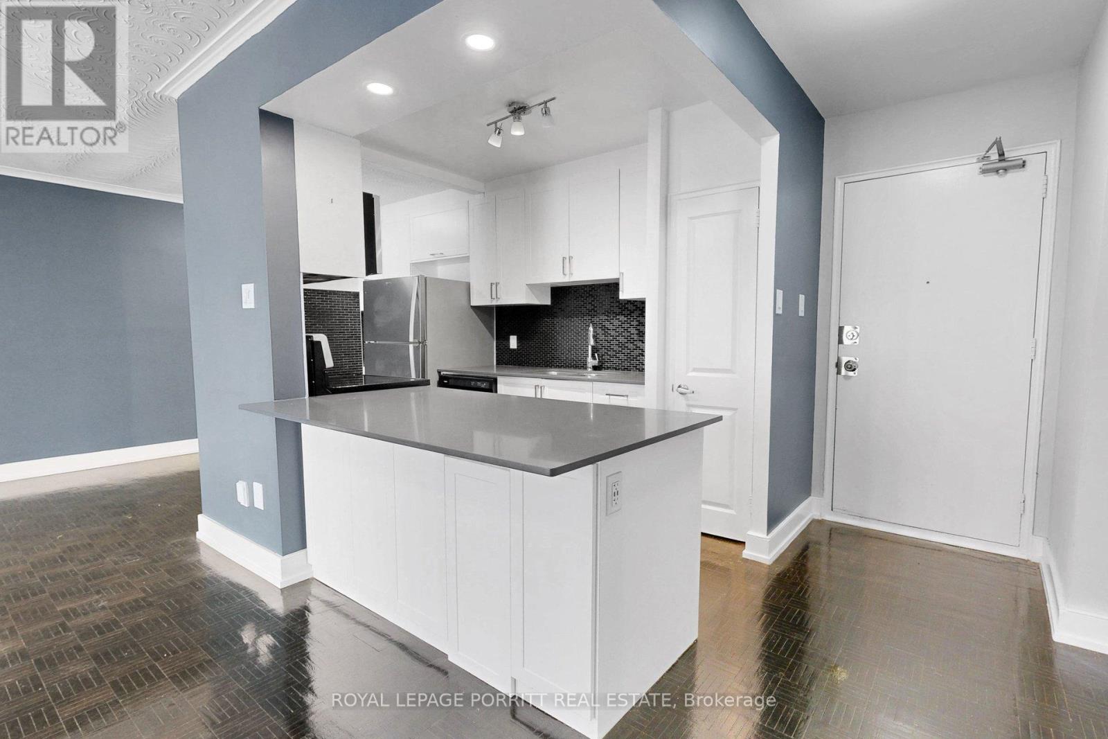 8 - 4 Superior Avenue, Toronto, Ontario  M8V 2M4 - Photo 3 - W13518912