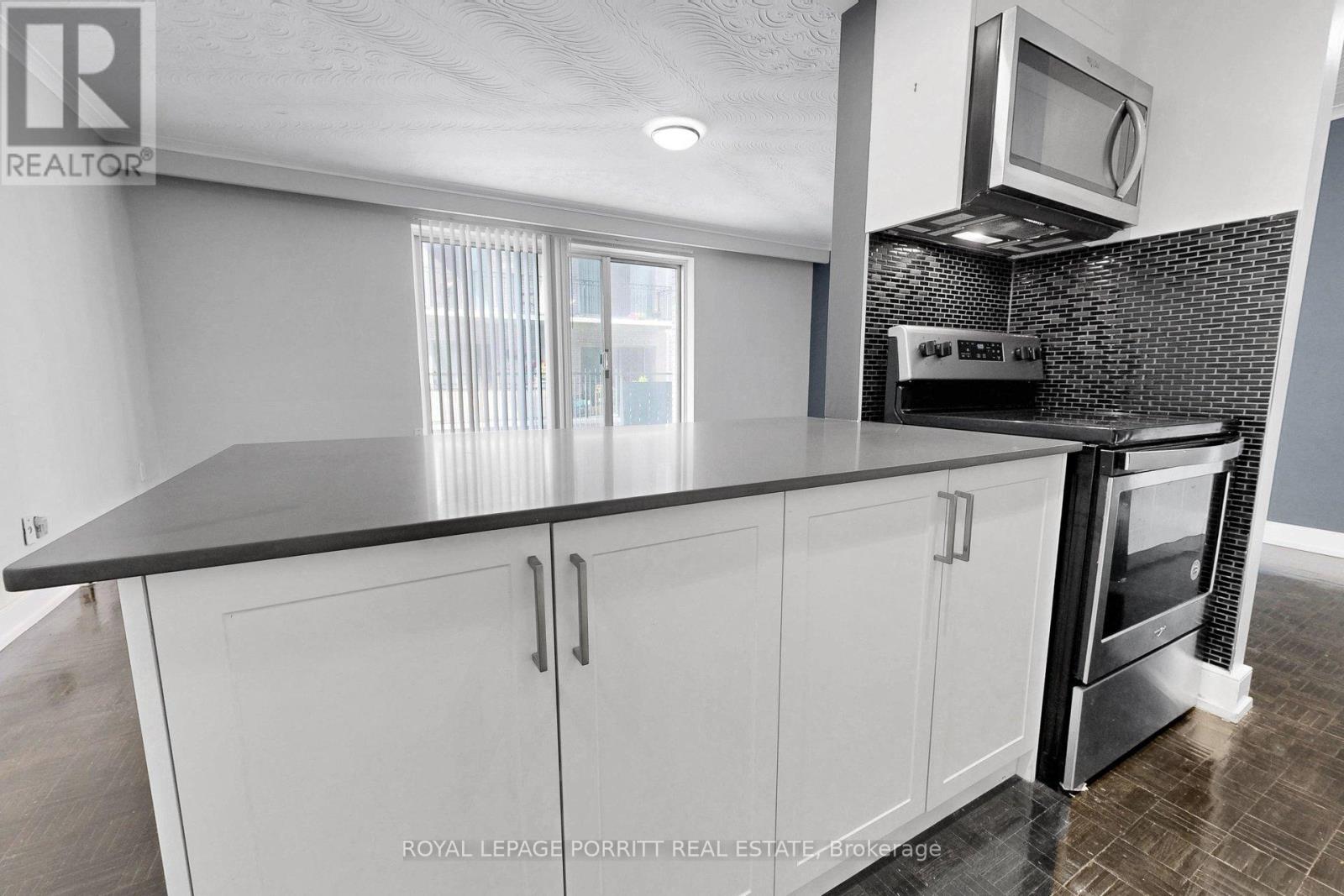 8 - 4 Superior Avenue, Toronto, Ontario  M8V 2M4 - Photo 5 - W13518912