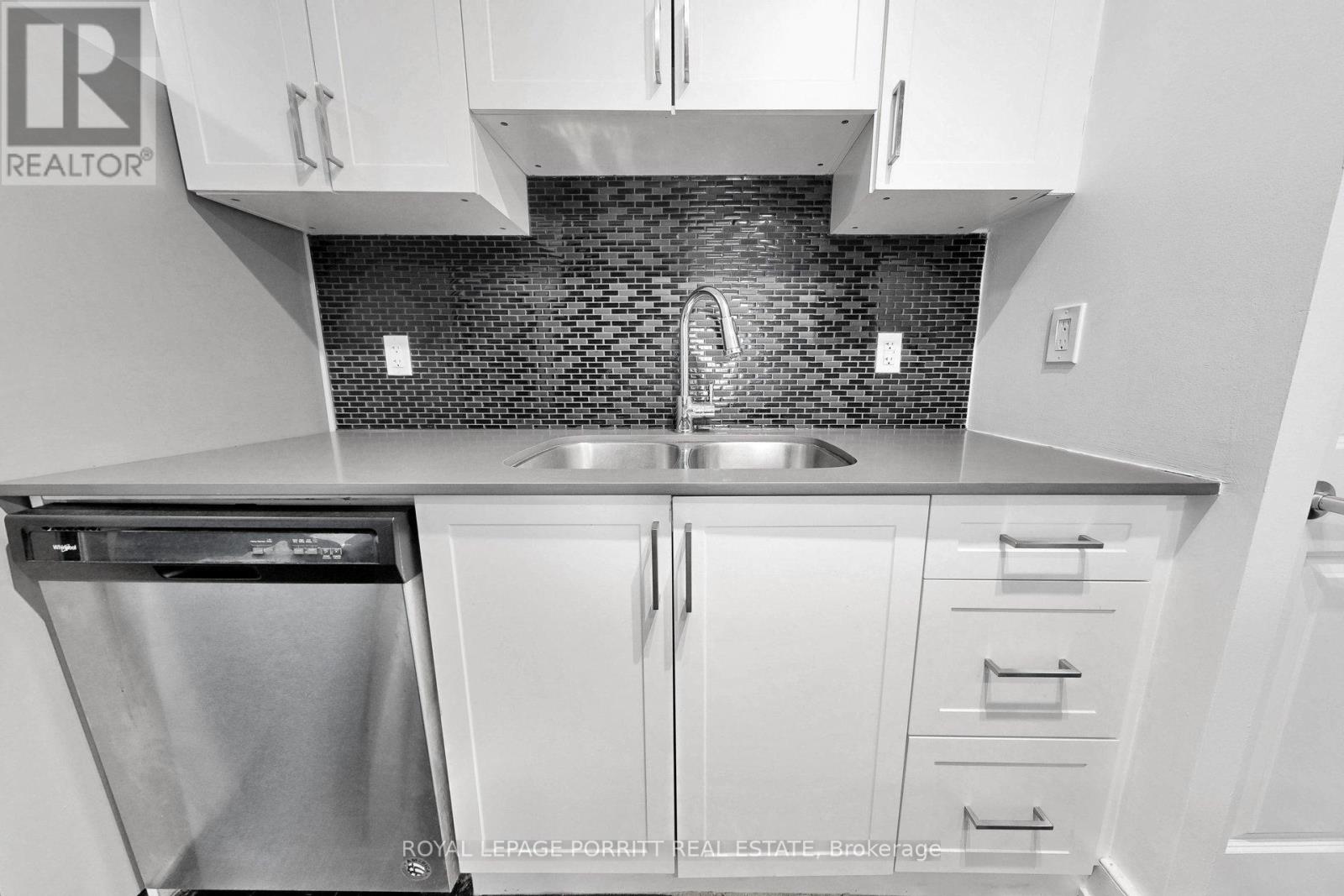 8 - 4 Superior Avenue, Toronto, Ontario  M8V 2M4 - Photo 6 - W13518912