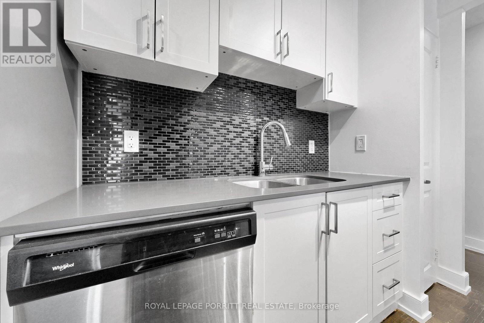 8 - 4 Superior Avenue, Toronto, Ontario  M8V 2M4 - Photo 9 - W13518912