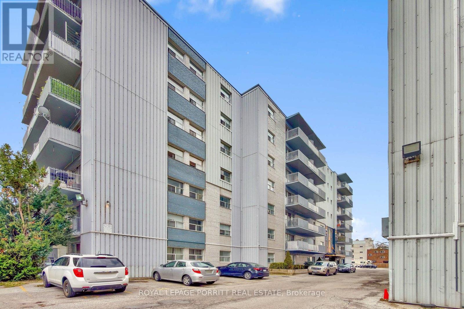 39 - 2 SUPERIOR AVENUE, Toronto, Ontario