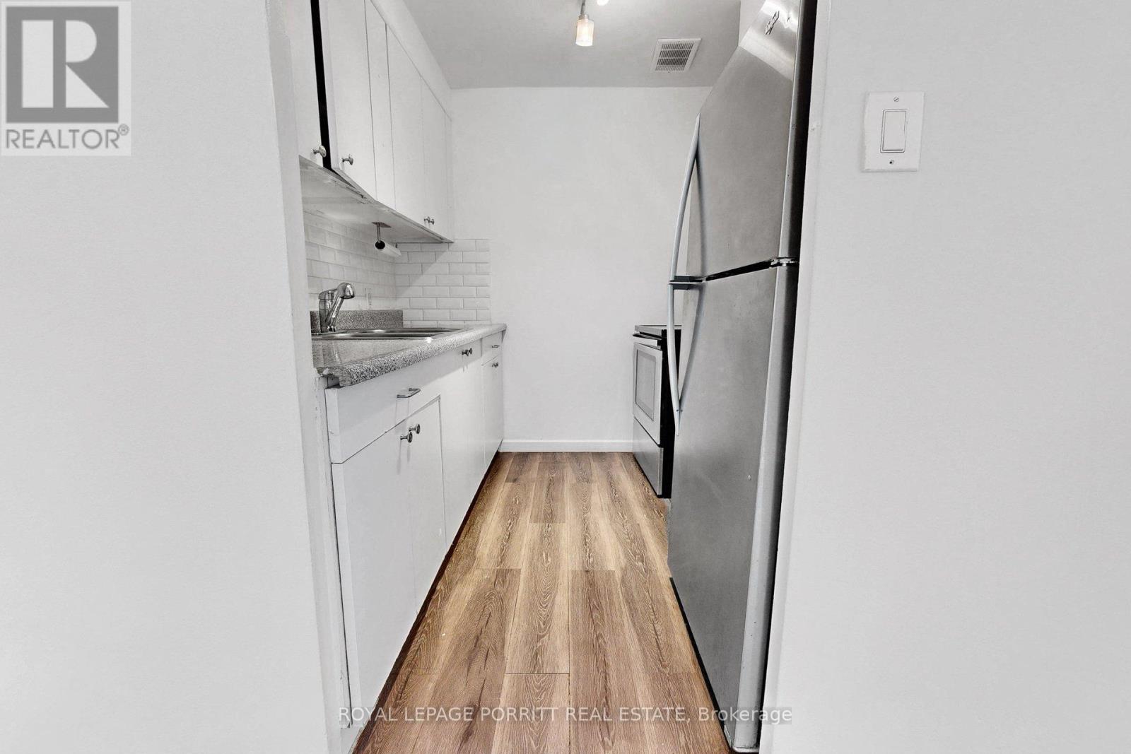 39 - 2 Superior Avenue, Toronto, Ontario  M8V 2M3 - Photo 3 - W13518914