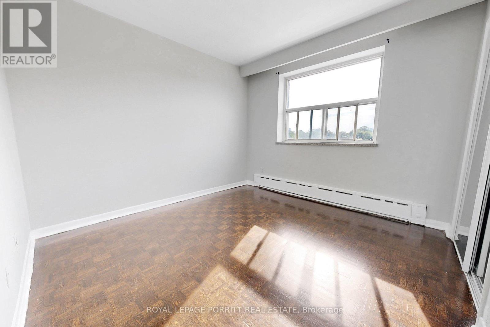 39 - 2 Superior Avenue, Toronto, Ontario  M8V 2M3 - Photo 8 - W13518914