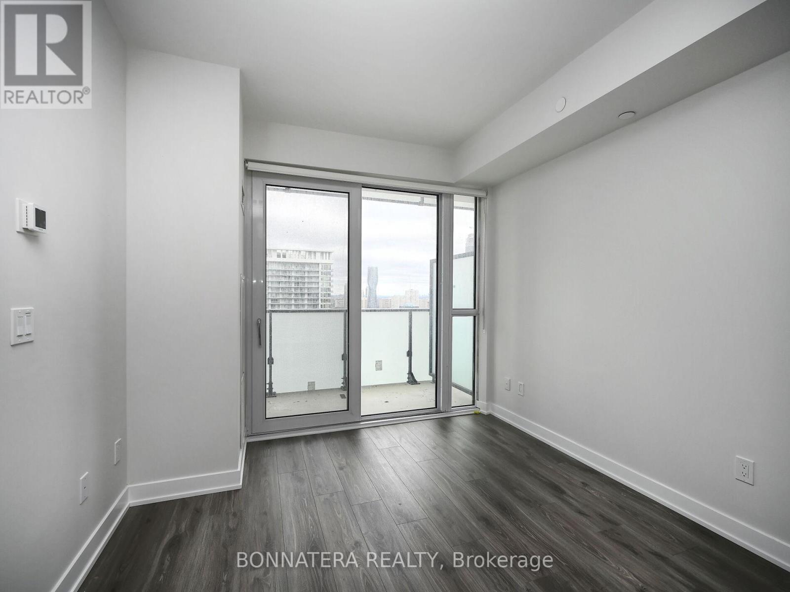 1602 - 430 Square One Drive, Mississauga, Ontario  L5B 0L6 - Photo 10 - W13518970