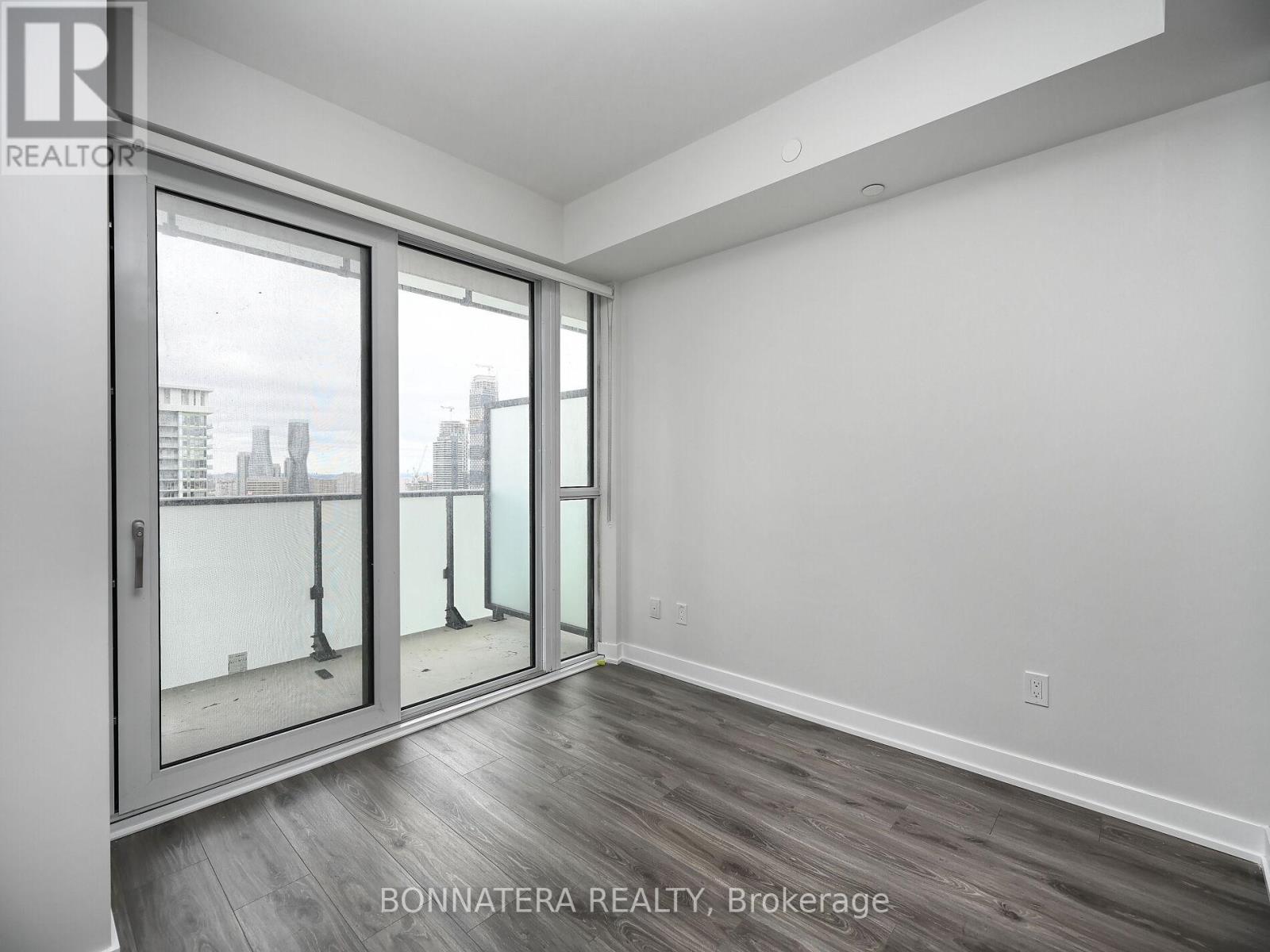 1602 - 430 Square One Drive, Mississauga, Ontario  L5B 0L6 - Photo 11 - W13518970