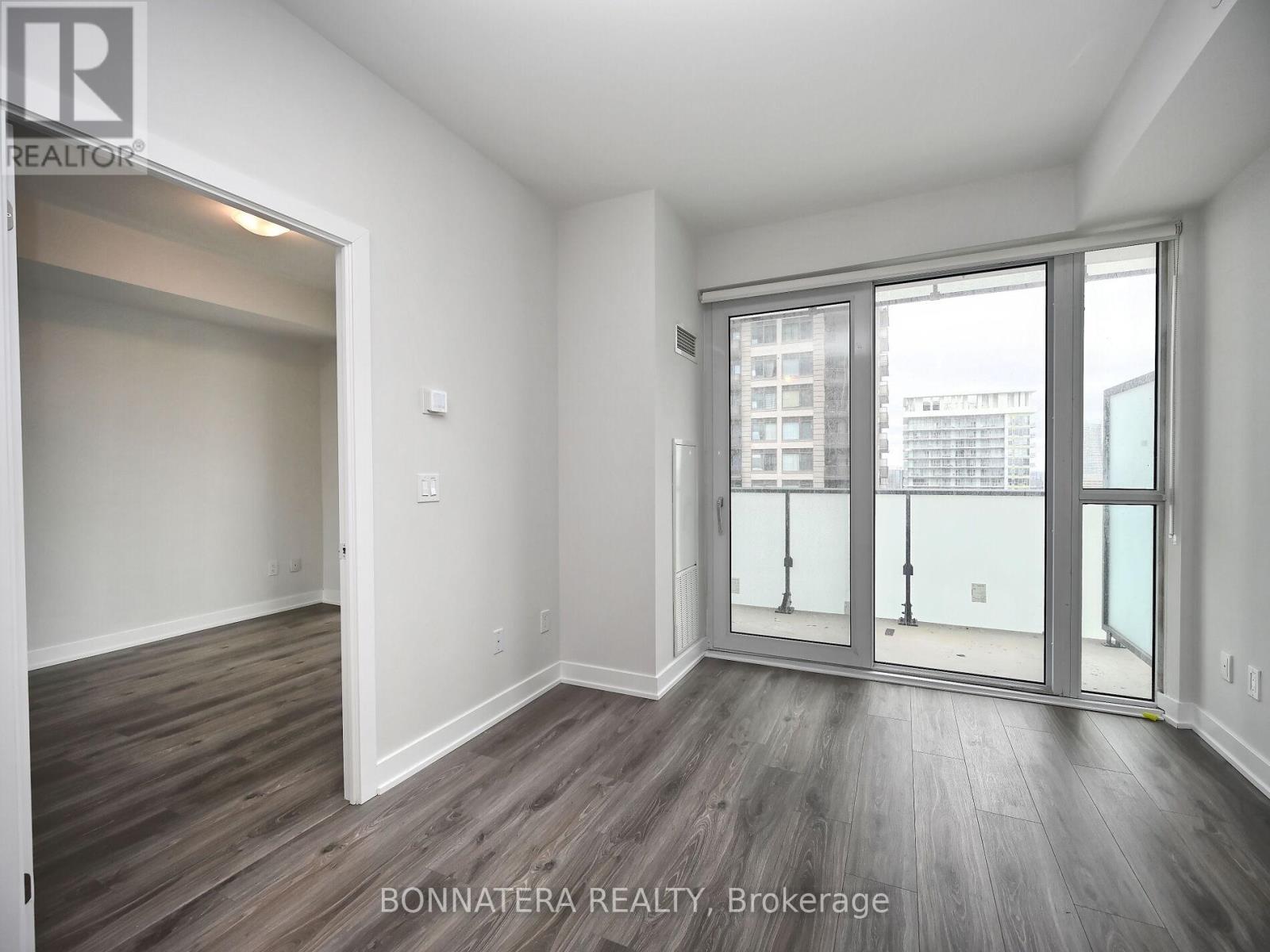 1602 - 430 Square One Drive, Mississauga, Ontario  L5B 0L6 - Photo 12 - W13518970