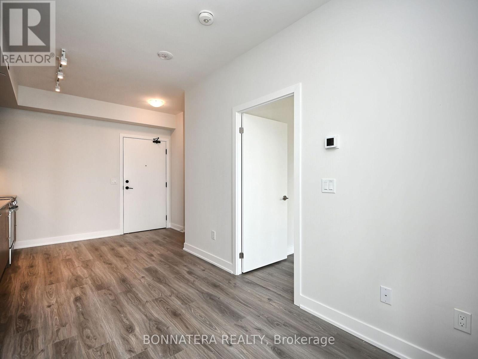1602 - 430 Square One Drive, Mississauga, Ontario  L5B 0L6 - Photo 13 - W13518970