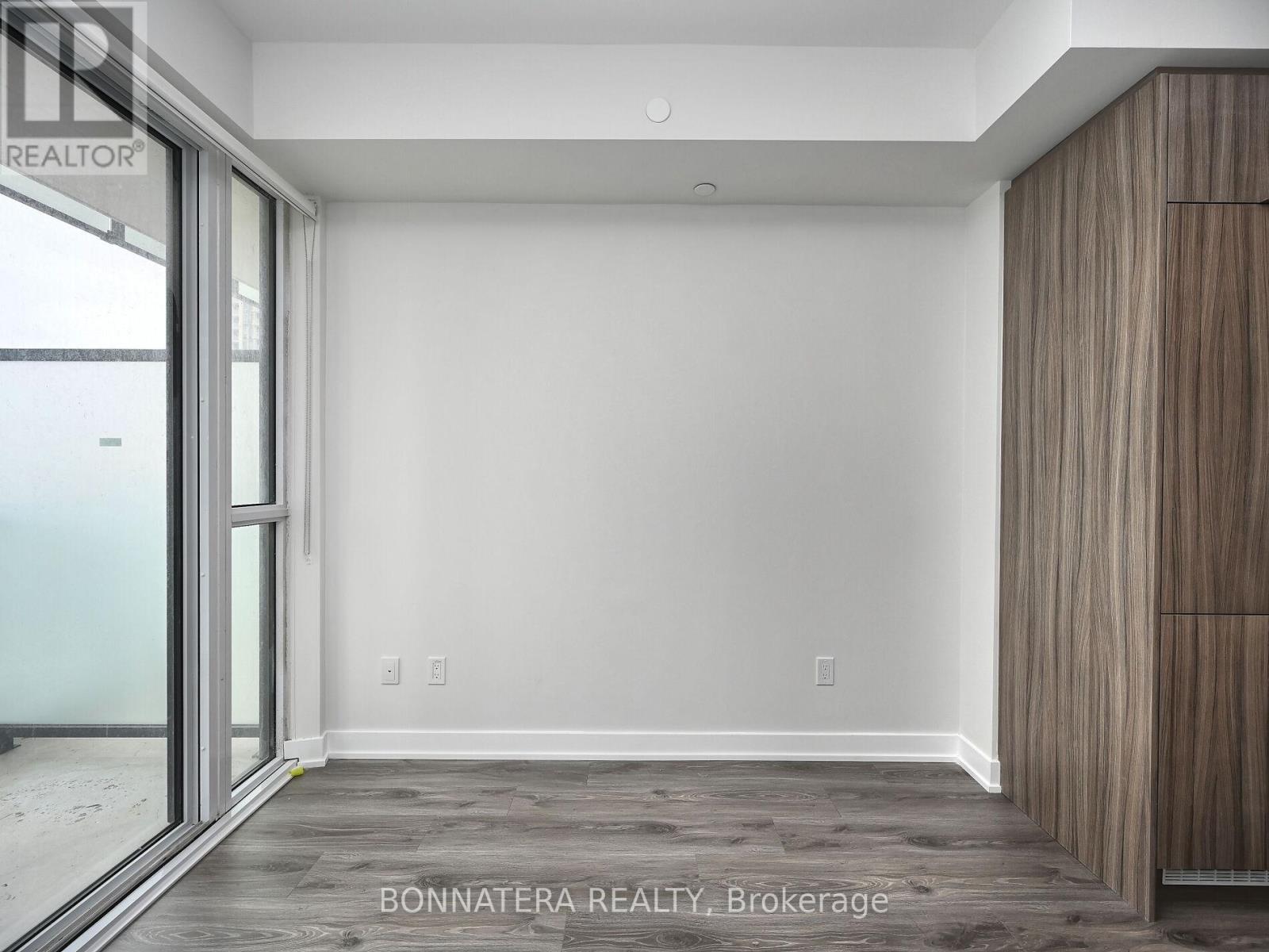 1602 - 430 Square One Drive, Mississauga, Ontario  L5B 0L6 - Photo 15 - W13518970