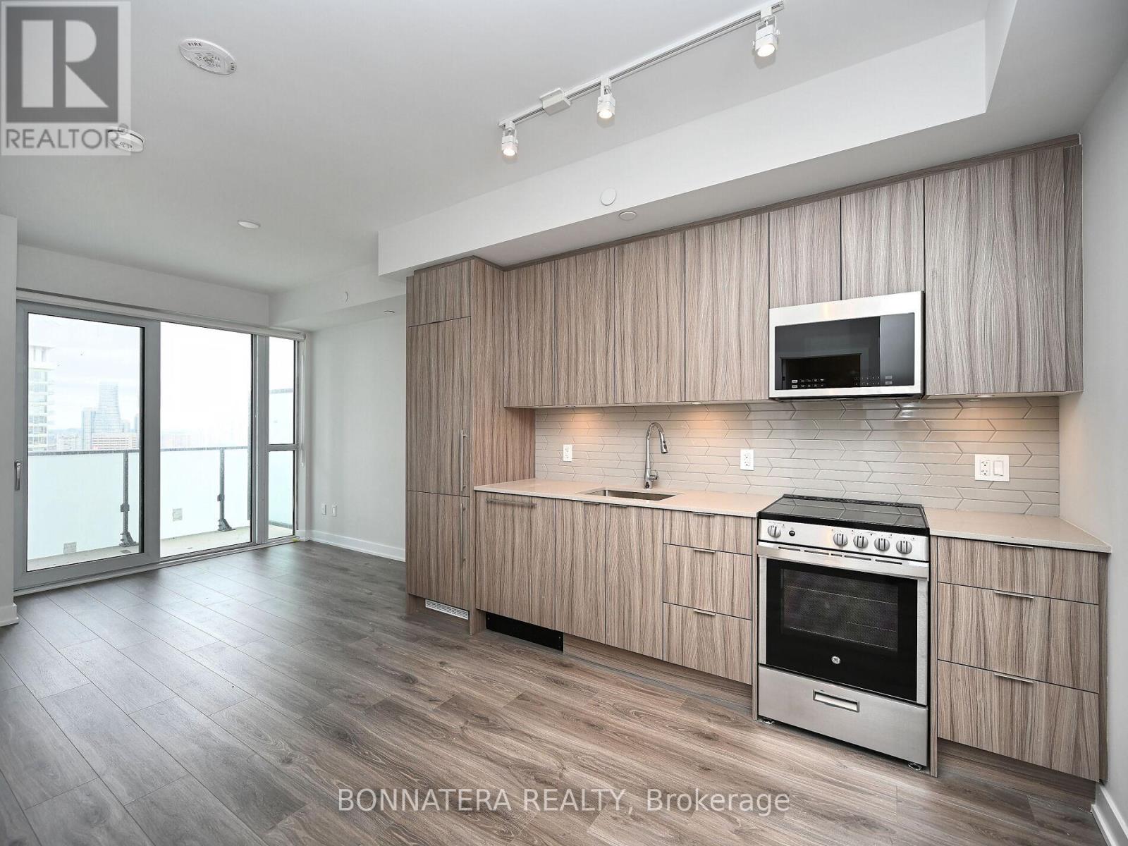 1602 - 430 Square One Drive, Mississauga, Ontario  L5B 0L6 - Photo 18 - W13518970