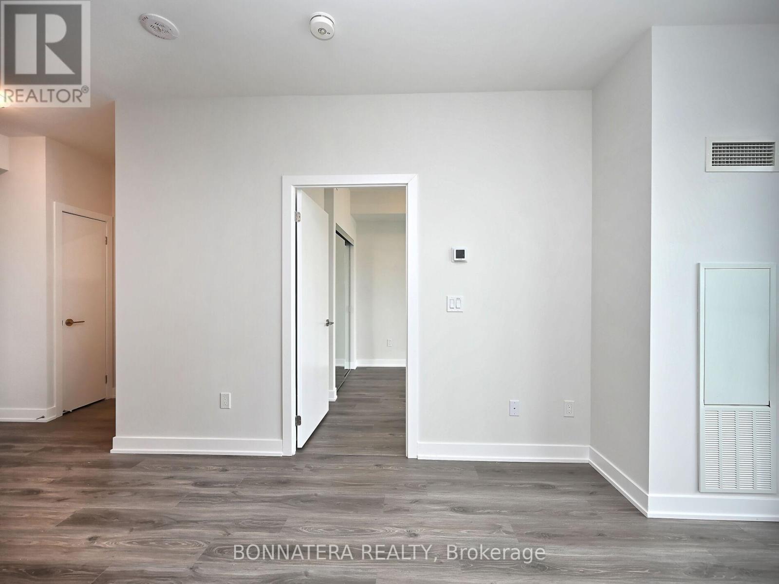 1602 - 430 Square One Drive, Mississauga, Ontario  L5B 0L6 - Photo 27 - W13518970