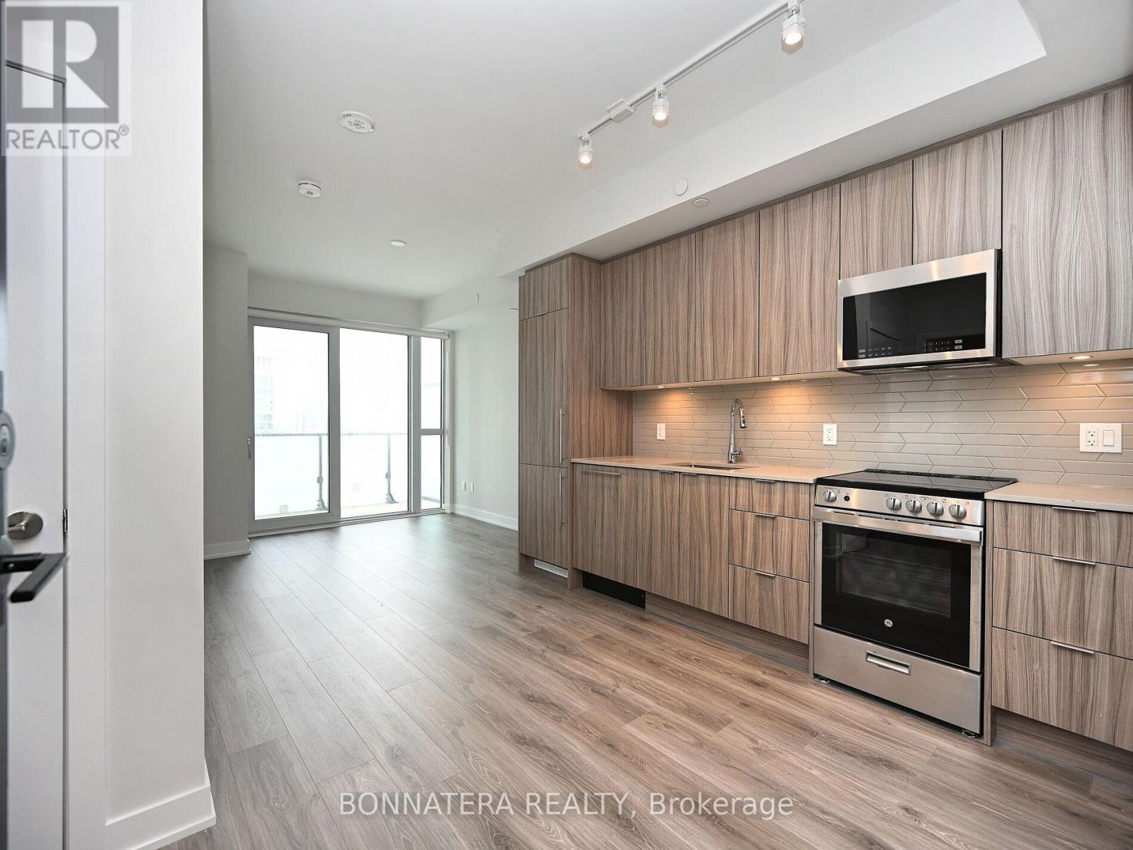 1602 - 430 Square One Drive, Mississauga, Ontario  L5B 0L6 - Photo 6 - W13518970