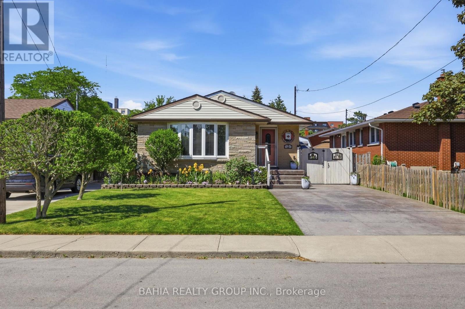 3 KENWOOD CRESCENT, Hamilton, Ontario