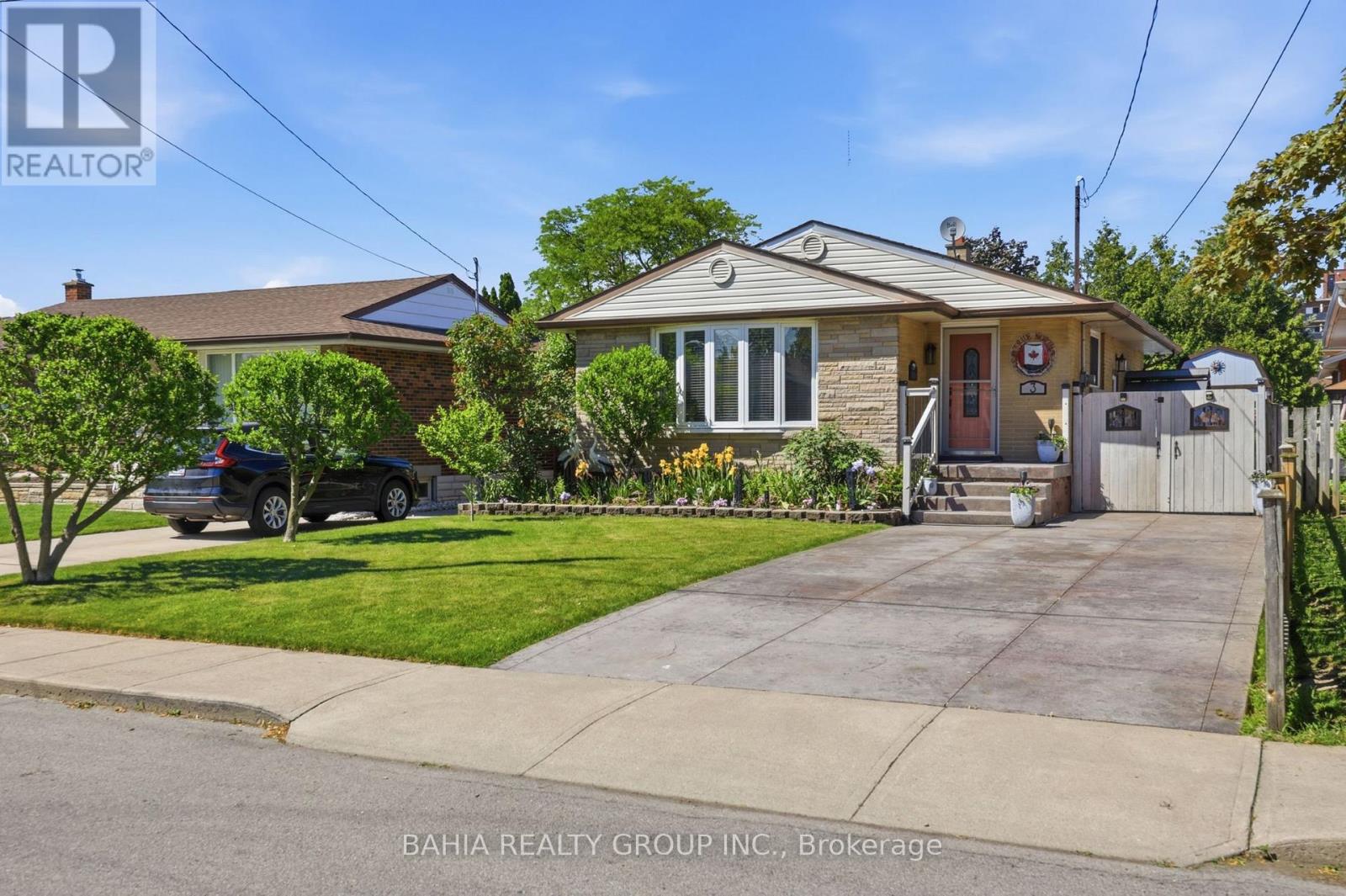 3 Kenwood Crescent, Hamilton, Ontario  L8T 1W3 - Photo 2 - X13518854
