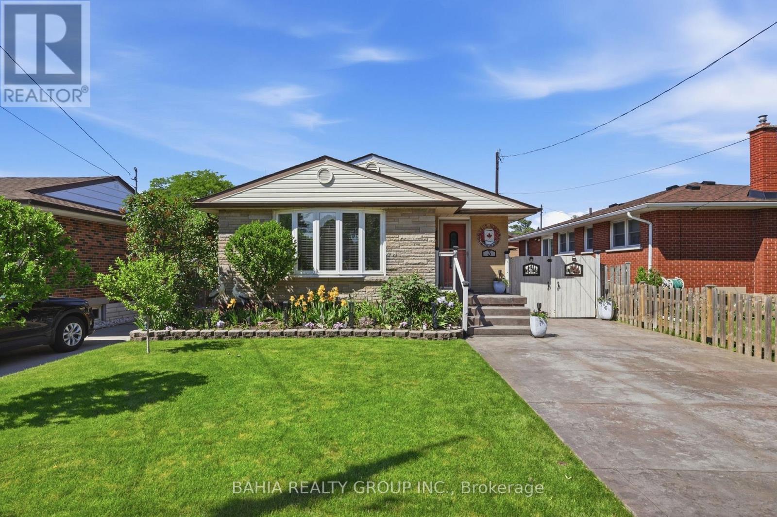 3 Kenwood Crescent, Hamilton, Ontario  L8T 1W3 - Photo 3 - X13518854