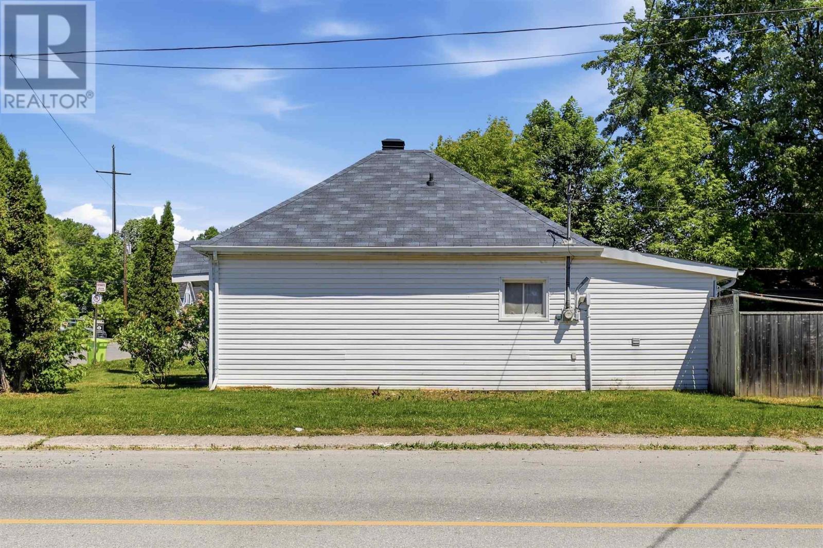 128 Wilcox Ave, Sault Ste. Marie, Ontario  P6B 1V5 - Photo 21 - SM261670