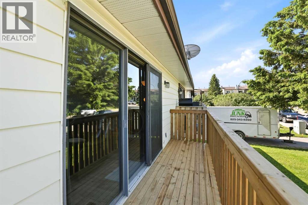 9 Griffiths Avenue, Red Deer, Alberta  T4P 2K6 - Photo 8 - A2324256
