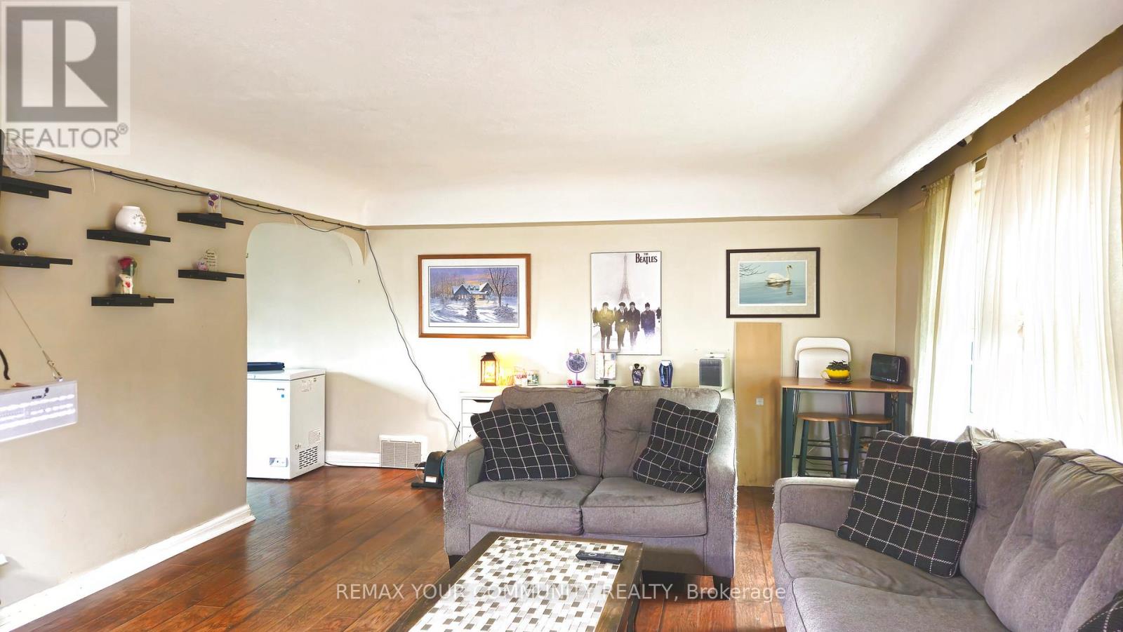 520 Cormwell Avenue, Oshawa, Ontario  L1J 4V4 - Photo 4 - E13518732