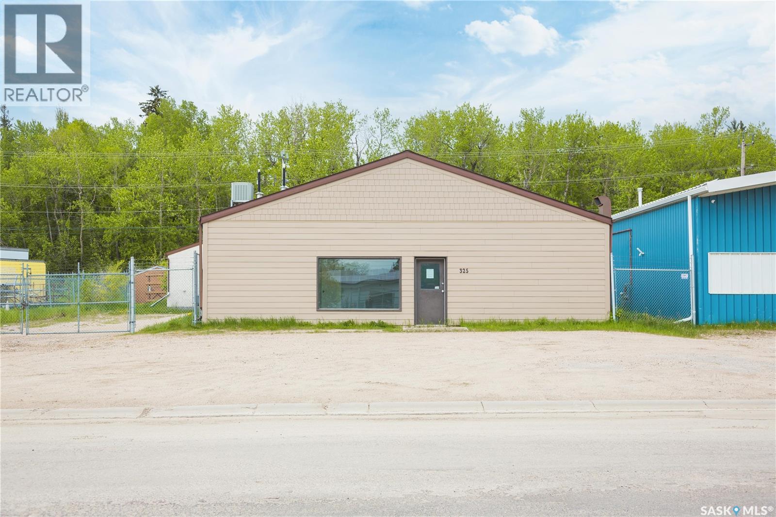 325 17th STREET W, Prince Albert, Saskatchewan