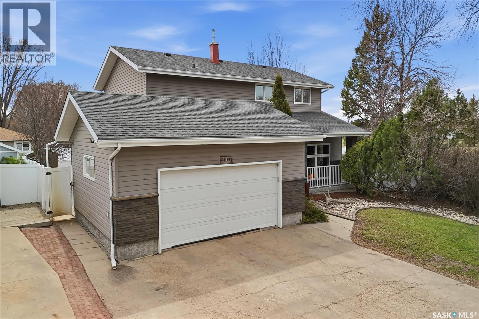 404 Dalgliesh Drive, Regina, Saskatchewan  S4R 6J1 - Photo 2 - SK041415