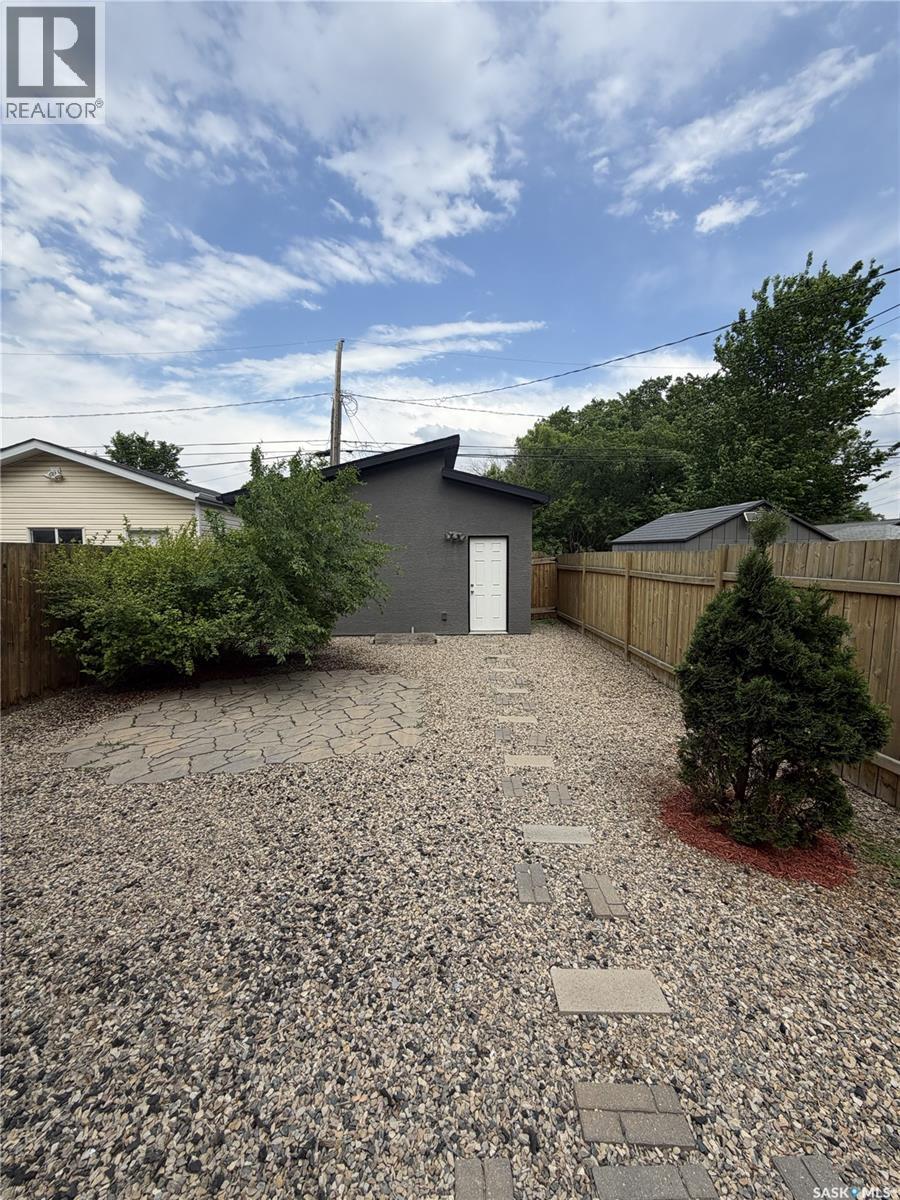 2043 Broder Street, Regina, Saskatchewan  S4N 3S3 - Photo 35 - SK041355