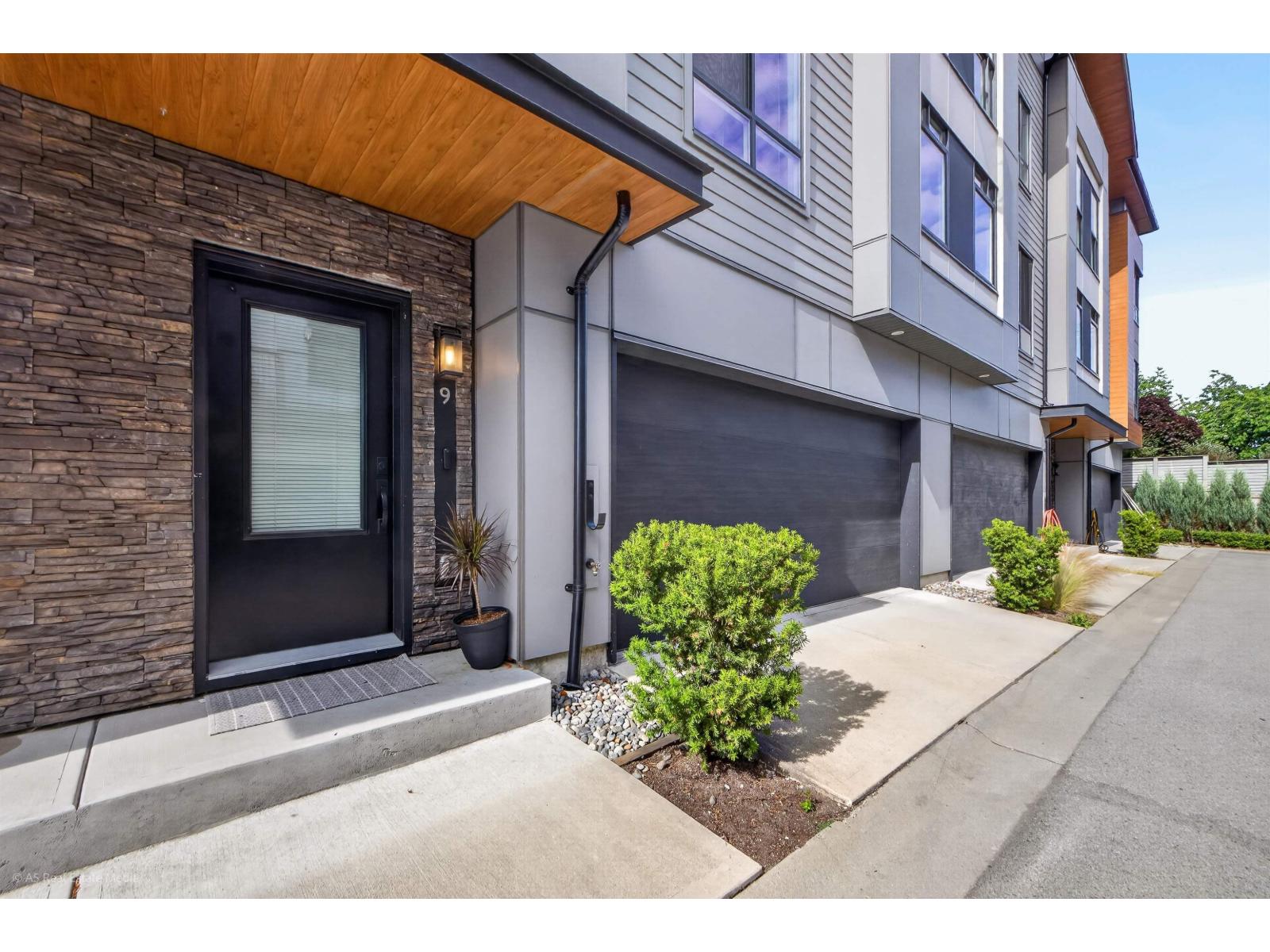 9 15151 Edmund Drive, Surrey, British Columbia  V3S 0B2 - Photo 3 - R3141767