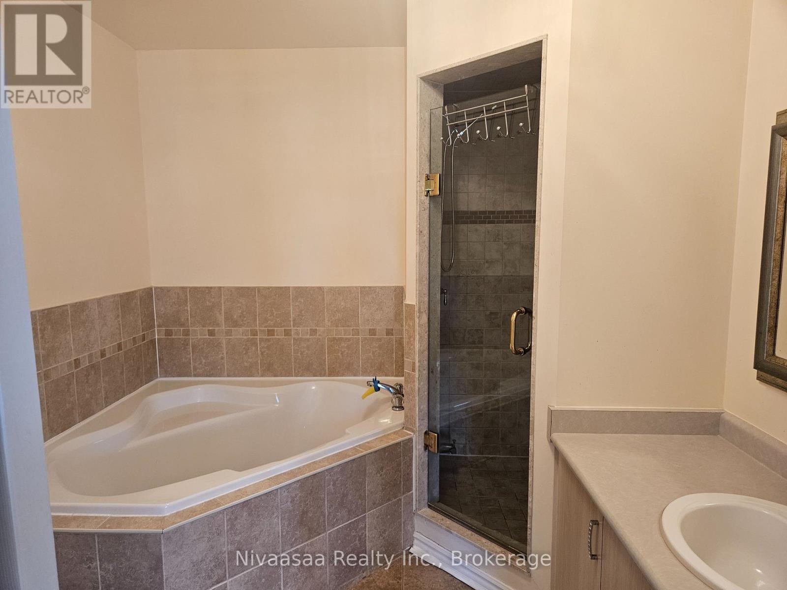 39 - 28 Gilgorm Road, Brampton, Ontario  L6X 4P5 - Photo 14 - W13519090
