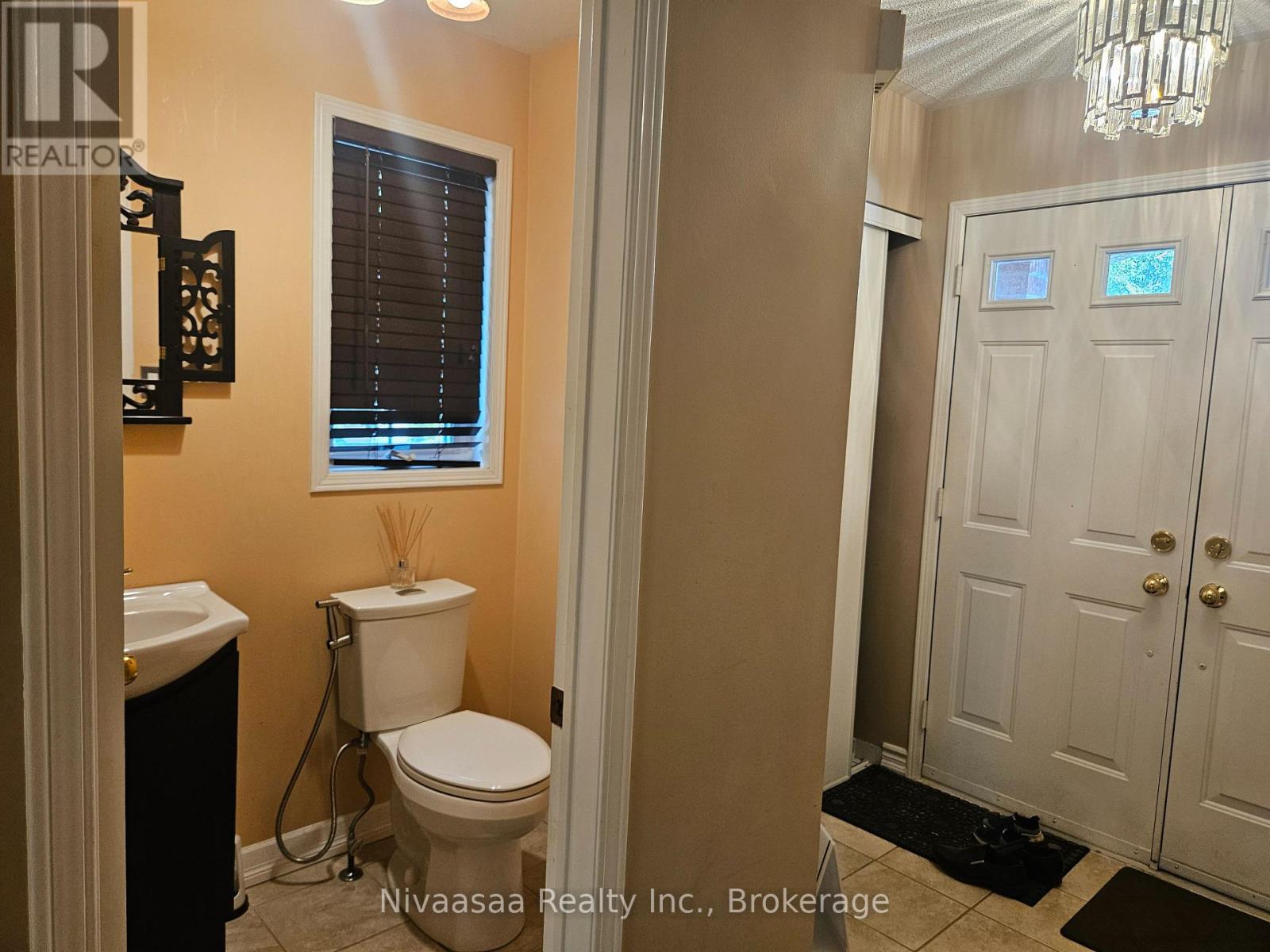 39 - 28 Gilgorm Road, Brampton, Ontario  L6X 4P5 - Photo 3 - W13519090