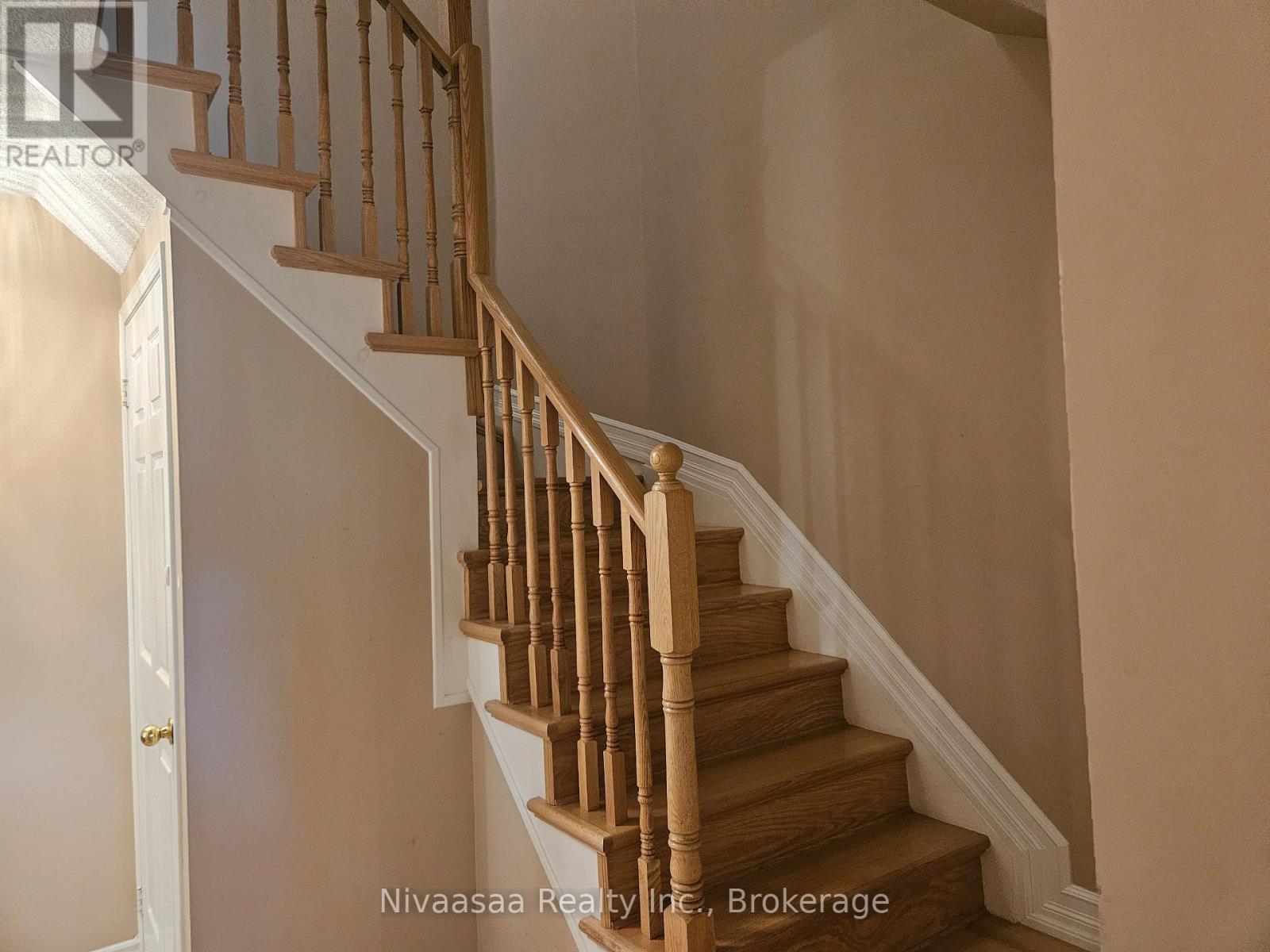 39 - 28 Gilgorm Road, Brampton, Ontario  L6X 4P5 - Photo 4 - W13519090