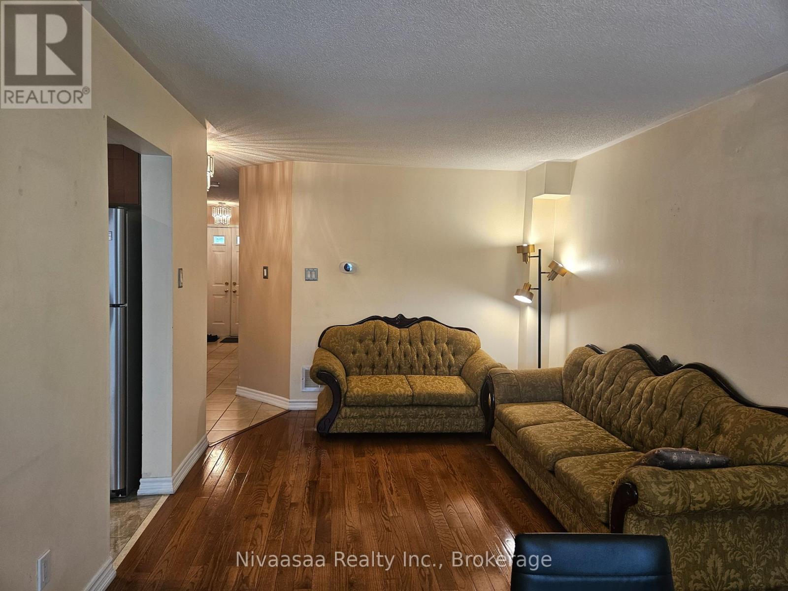 39 - 28 Gilgorm Road, Brampton, Ontario  L6X 4P5 - Photo 5 - W13519090