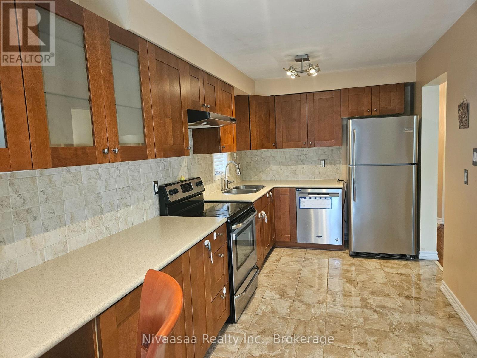 39 - 28 Gilgorm Road, Brampton, Ontario  L6X 4P5 - Photo 7 - W13519090