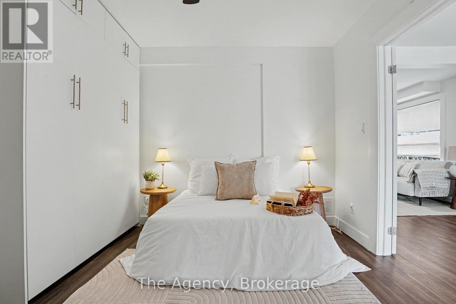 881 Lakeshore Road E, Mississauga, Ontario  L5E 1E2 - Photo 14 - W13519106