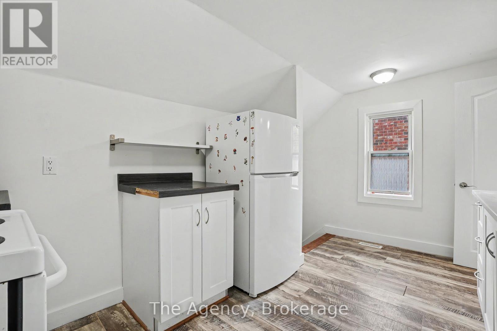 881 Lakeshore Road E, Mississauga, Ontario  L5E 1E2 - Photo 32 - W13519106