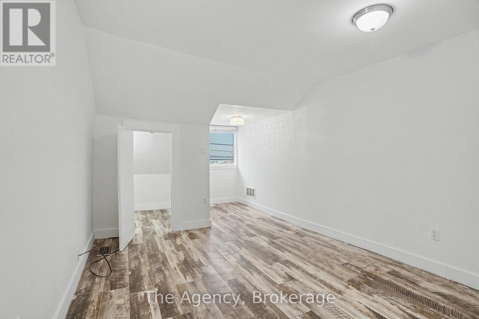881 Lakeshore Road E, Mississauga, Ontario  L5E 1E2 - Photo 35 - W13519106