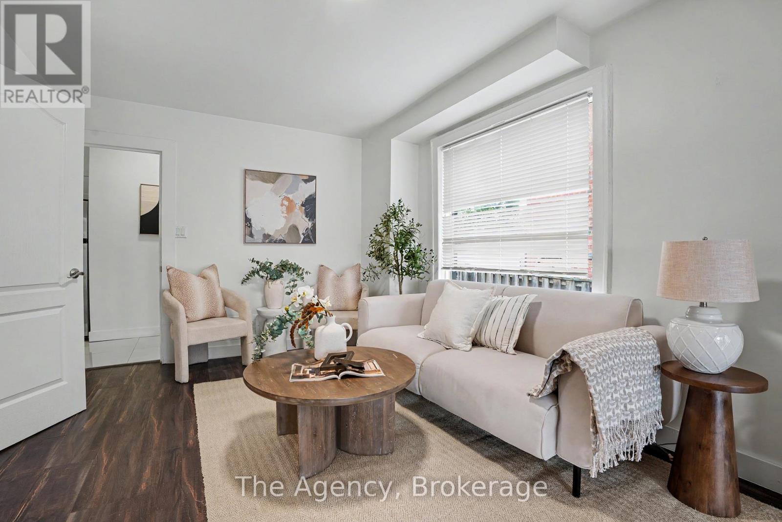 881 Lakeshore Road E, Mississauga, Ontario  L5E 1E2 - Photo 8 - W13519106