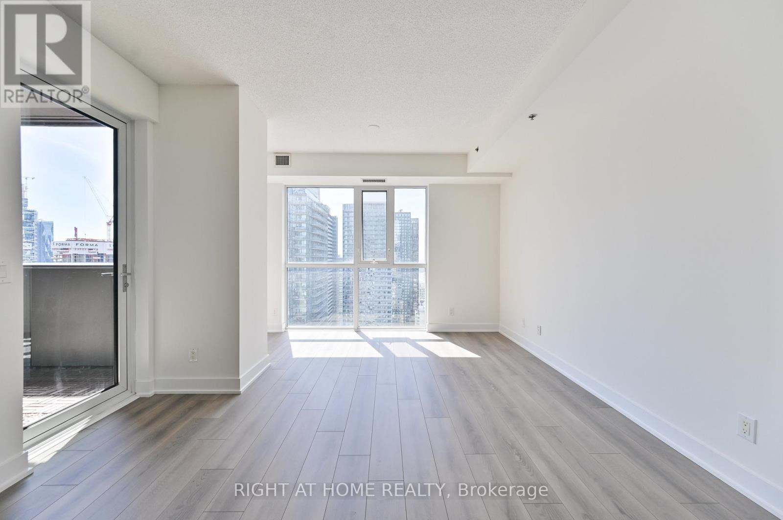 3506 - 318 Richmond Street W, Toronto, Ontario  M5V 0B4 - Photo 3 - C13519036