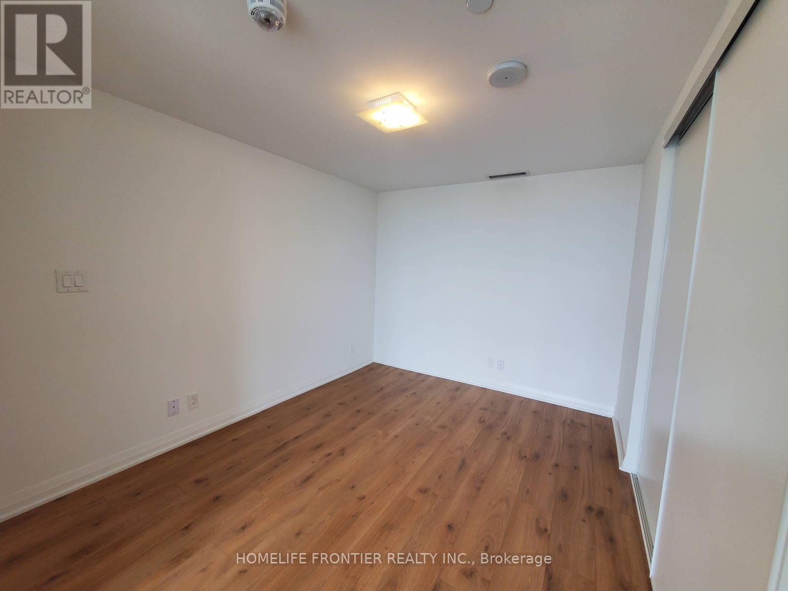 811 - 99 Foxbar Road, Toronto, Ontario  M4V 0B2 - Photo 5 - C13519092