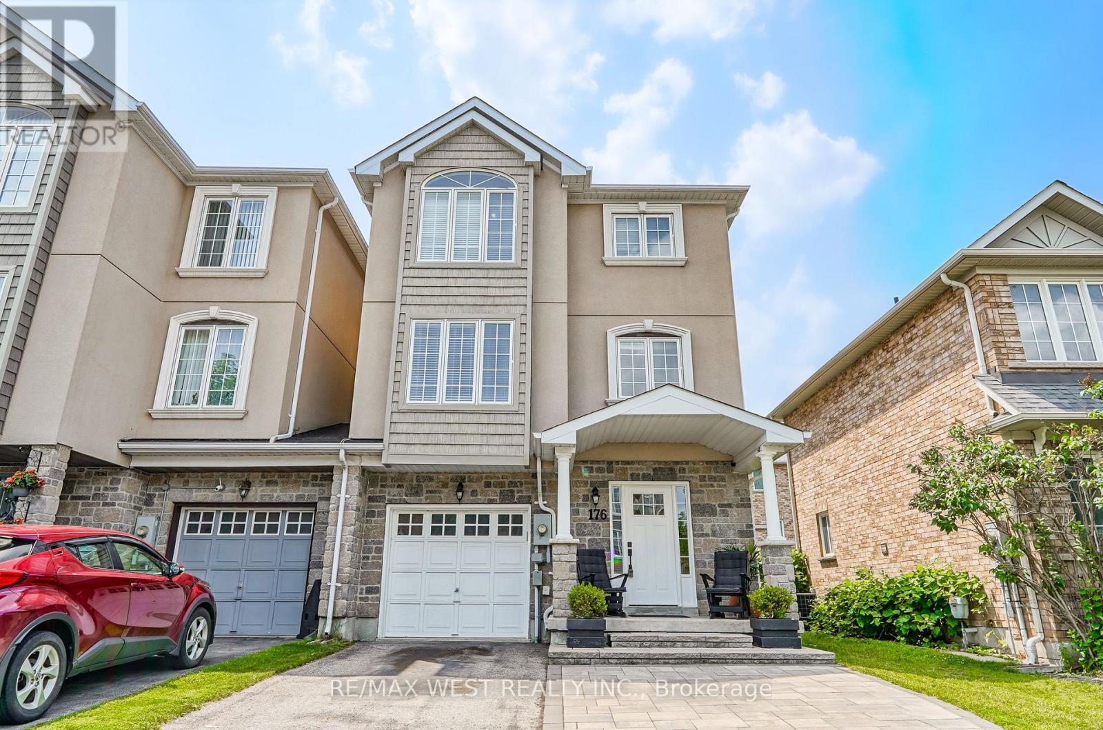 176 Gail Parks Crescent, Newmarket, Ontario  L3X 2C3 - Photo 1 - N13519008