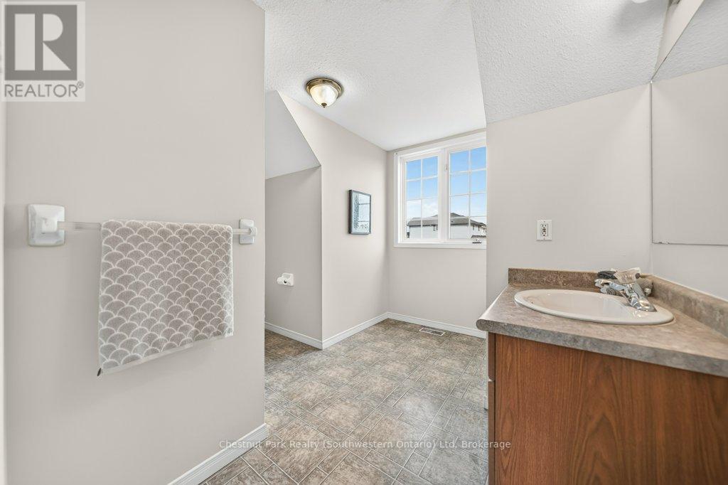 58 Cedarvale Avenue, Guelph, Ontario N1E 6Y3 - Photo 34 - X13519006