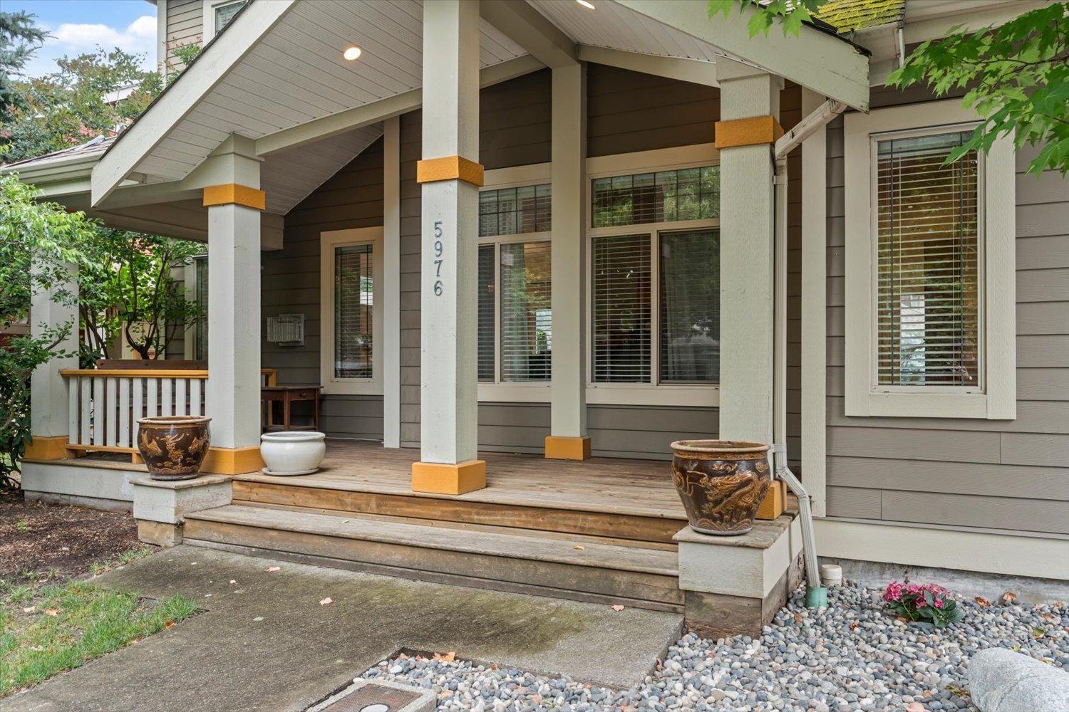 5976 Matsqui Street, Garrison Crossing, Chilliwack, British Columbia  V2R 0G6 - Photo 2 - R3142146