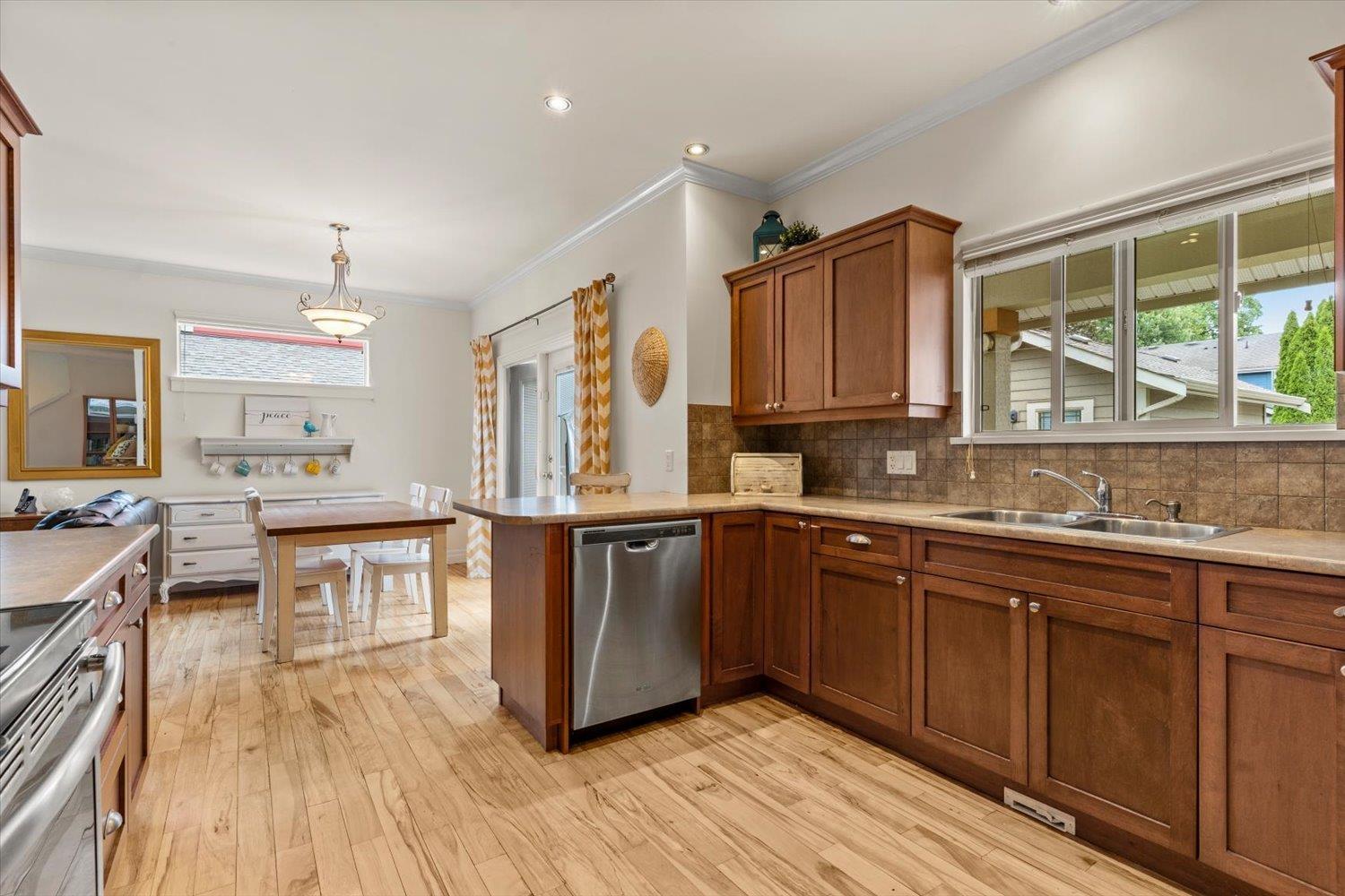 5976 Matsqui Street, Garrison Crossing, Chilliwack, British Columbia  V2R 0G6 - Photo 13 - R3142146