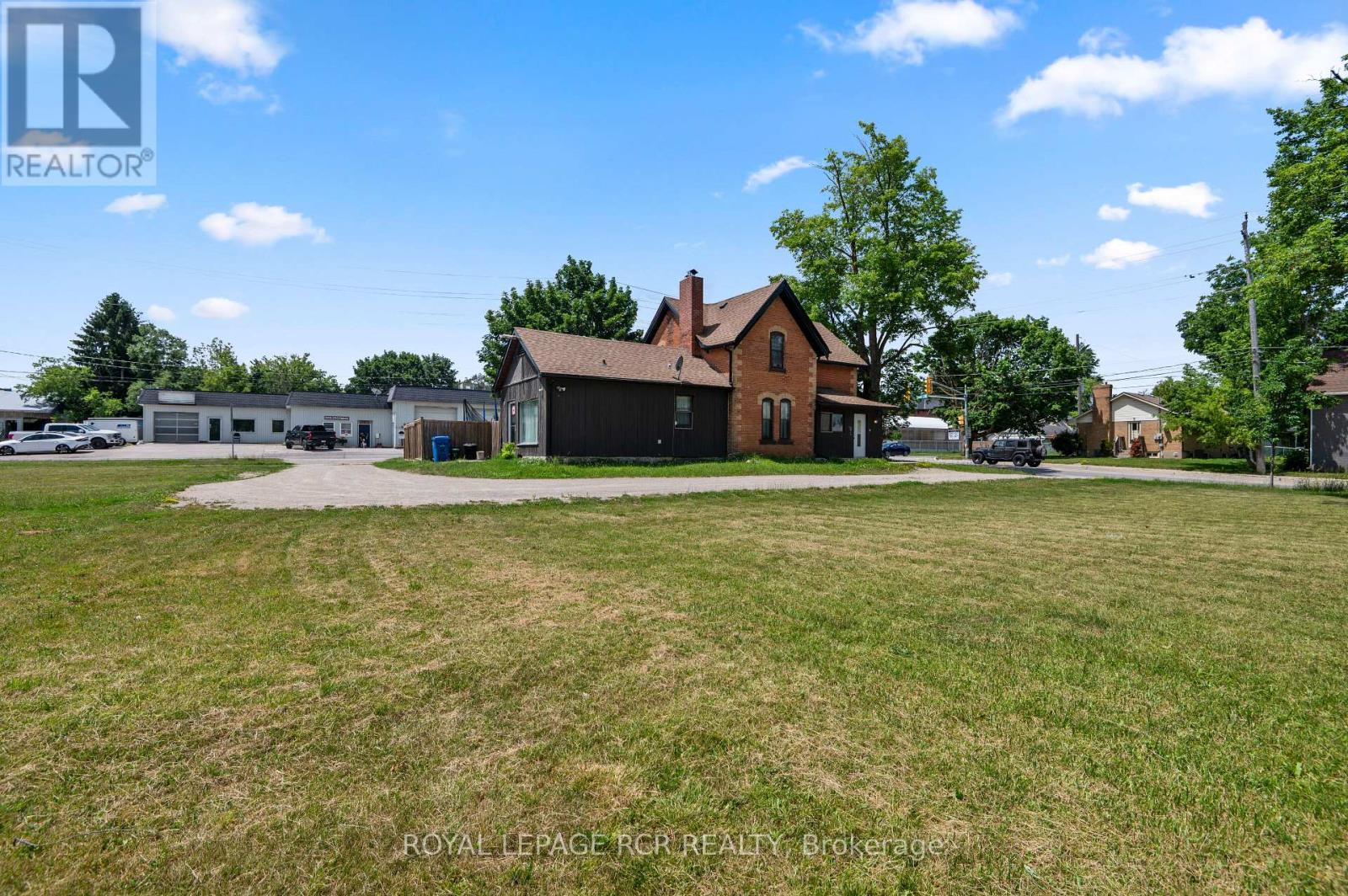 53 Town Line, Orangeville, Ontario L9W 1V3 - Photo 18 - W12992560